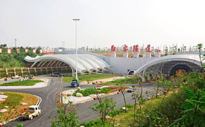 大陸首條海底隧道--翔安隧道正式通車(chē)